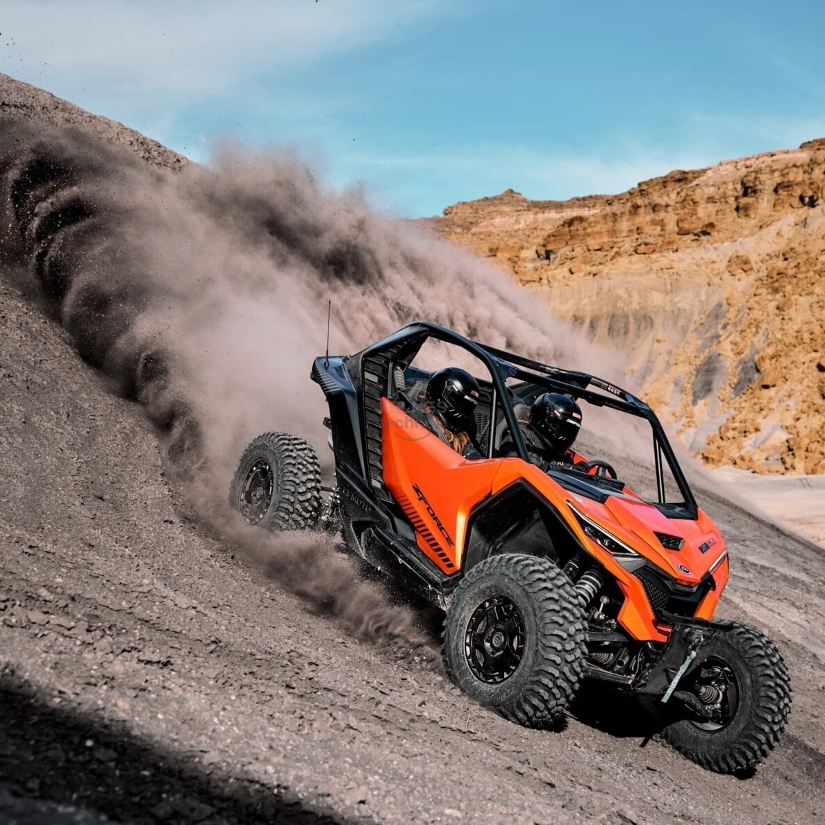 Bagis CFMOTO ZFORCE Z10 Turbo EPS T1b (ratinis traktorius), Lava Orange 5 Bagis CFMOTO ZFORCE Z10 Turbo EPS T1b (ratinis traktorius), Lava Orange 5