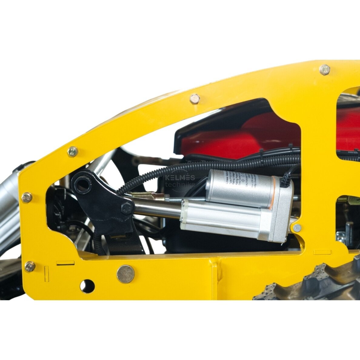 Benzininė Žoliapjovė - Robotas GUST 550, 55cm, Loncin 196cc, su sniego peiliu 17 Benzininė Žoliapjovė - Robotas GUST 550, 55cm, Loncin 196cc, su sniego peiliu 17