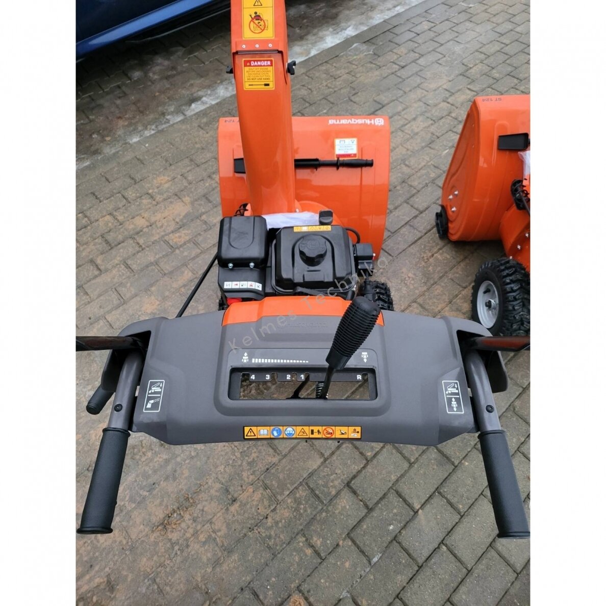 Sniego pūstuvas - valytuvas HUSQVARNA ST 124 3 Sniego pūstuvas - valytuvas HUSQVARNA ST 124 3