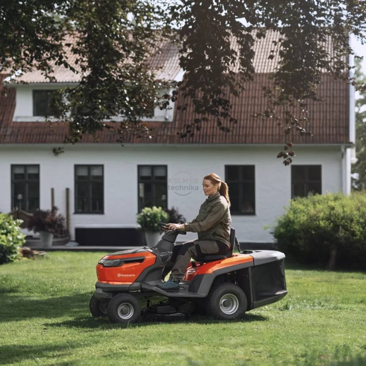 Traktorius HUSQVARNA TC 100i 4 Traktorius HUSQVARNA TC 100i 4