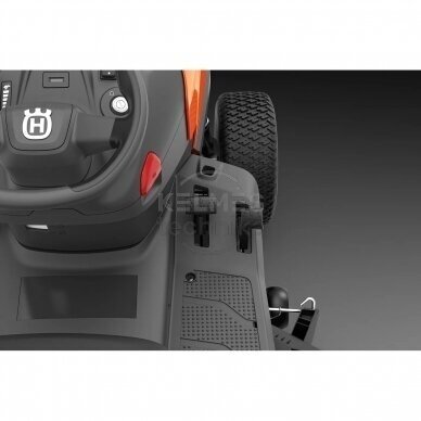 Traktorius HUSQVARNA TS 220T 9 Traktorius HUSQVARNA TS 220T 9