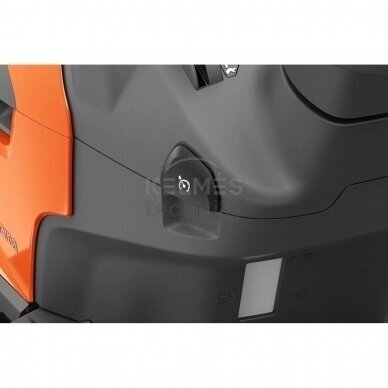 Traktorius HUSQVARNA TS 220T 10 Traktorius HUSQVARNA TS 220T 10