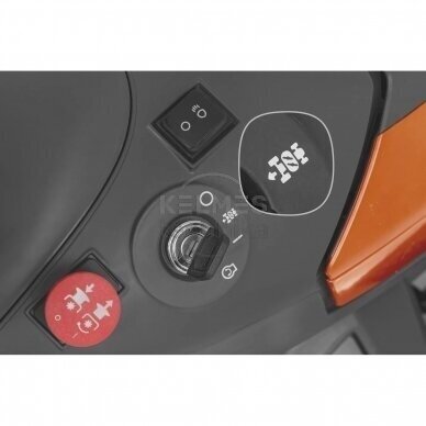 Traktorius HUSQVARNA TS 220T 3 Traktorius HUSQVARNA TS 220T 3