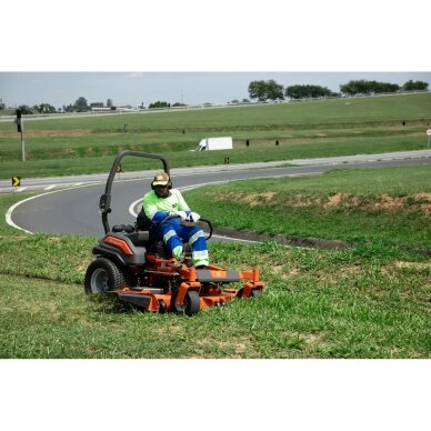 HUSQVARNA Z560X nulinio apsisukimo traktorius 5 HUSQVARNA Z560X nulinio apsisukimo traktorius 5