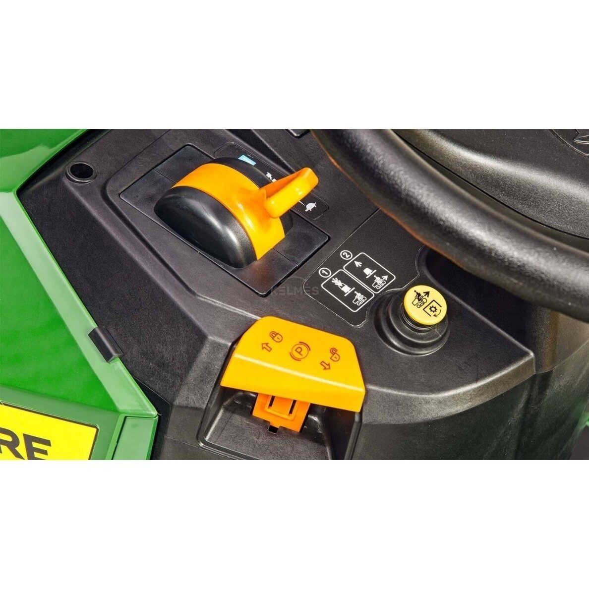 Traktorius JOHN DEERE X167 7 Traktorius JOHN DEERE X167 7