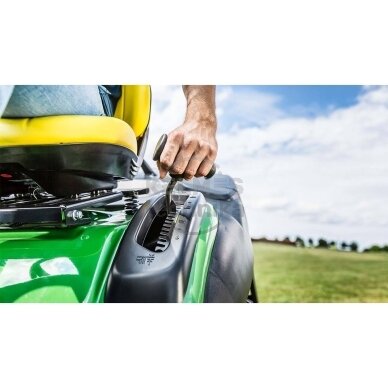 Traktorius JOHN DEERE X167R 2