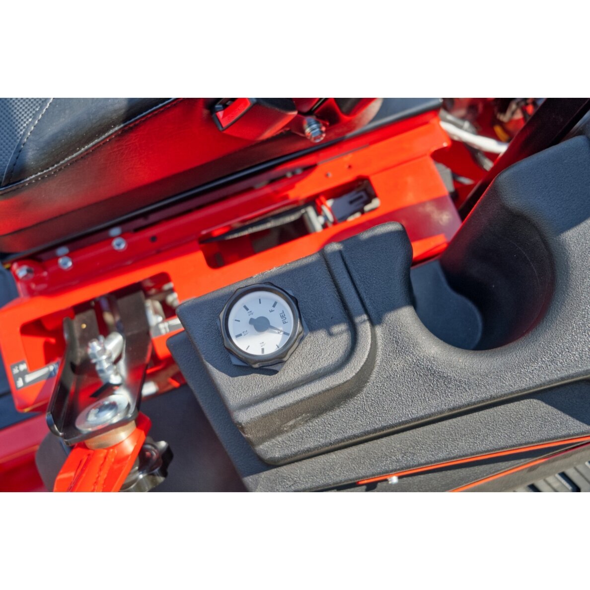 KUTTER ZTR72-C nulinio apsisukimo traktorius 13 KUTTER ZTR72-C nulinio apsisukimo traktorius 13