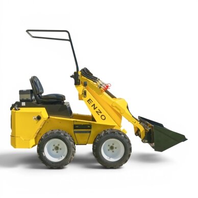 Sėdimas ratinis mini krautuvas ENZO - EL22 (Dyzelinis) 1 Sėdimas ratinis mini krautuvas ENZO - EL22 (Dyzelinis) 1