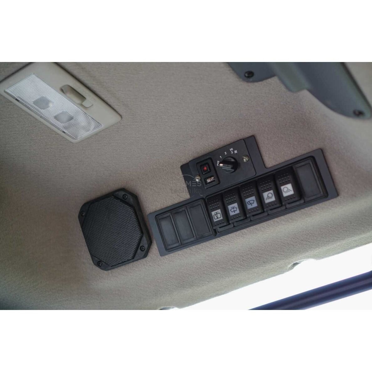 SOLIS S26 (9+9) su kabina 12 SOLIS S26 (9+9) su kabina 12