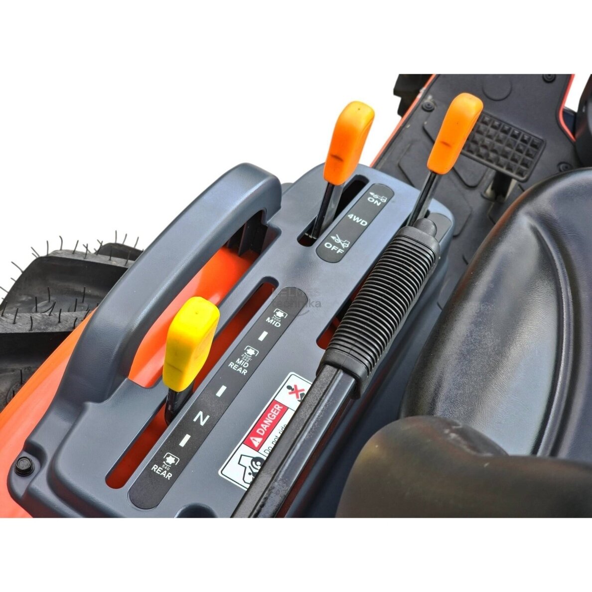 Traktorius HINOMOTO HM-255 (HST) su vejos ratais 11